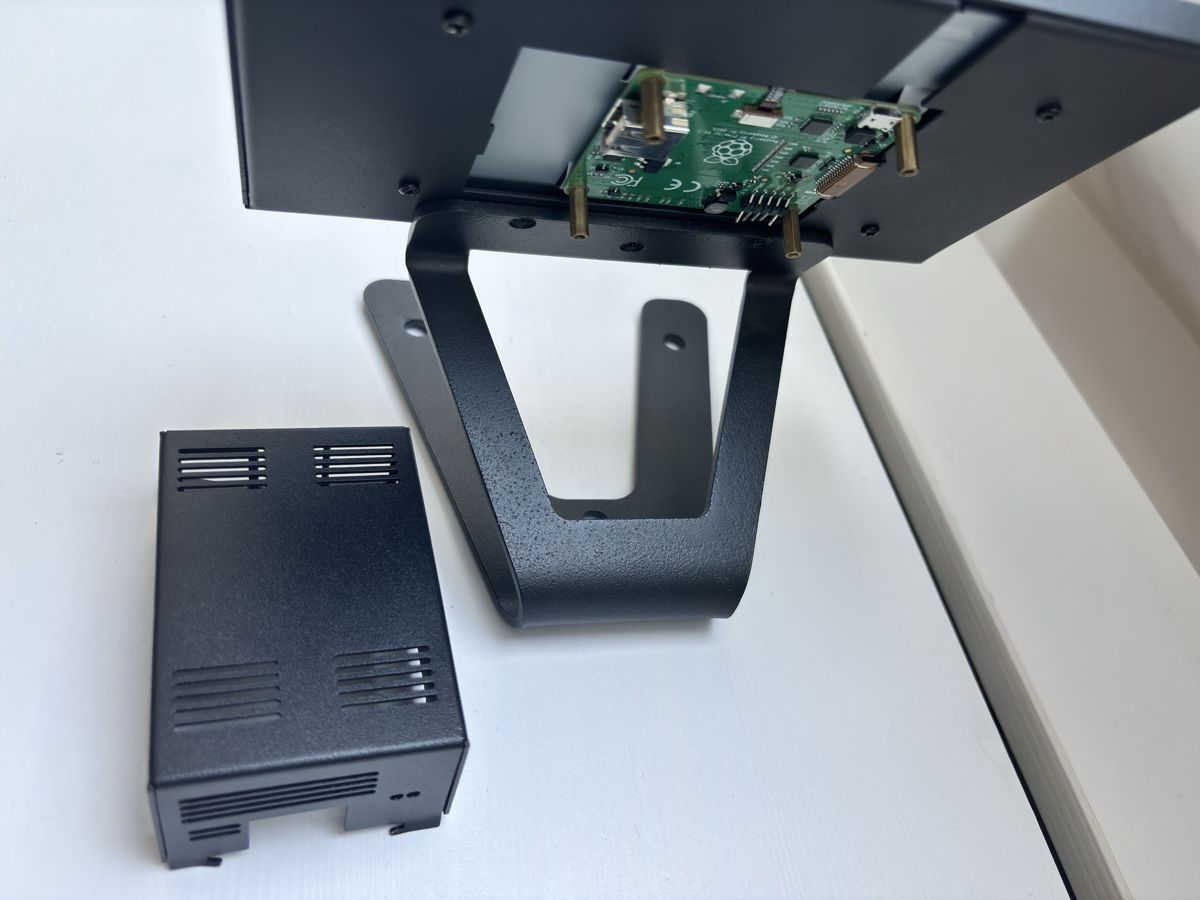 Monitore: Raspberry Pi Touchscreen 7'' Display and a KKSB stand – Gebraucht aus Basel von pp5_dg76 1