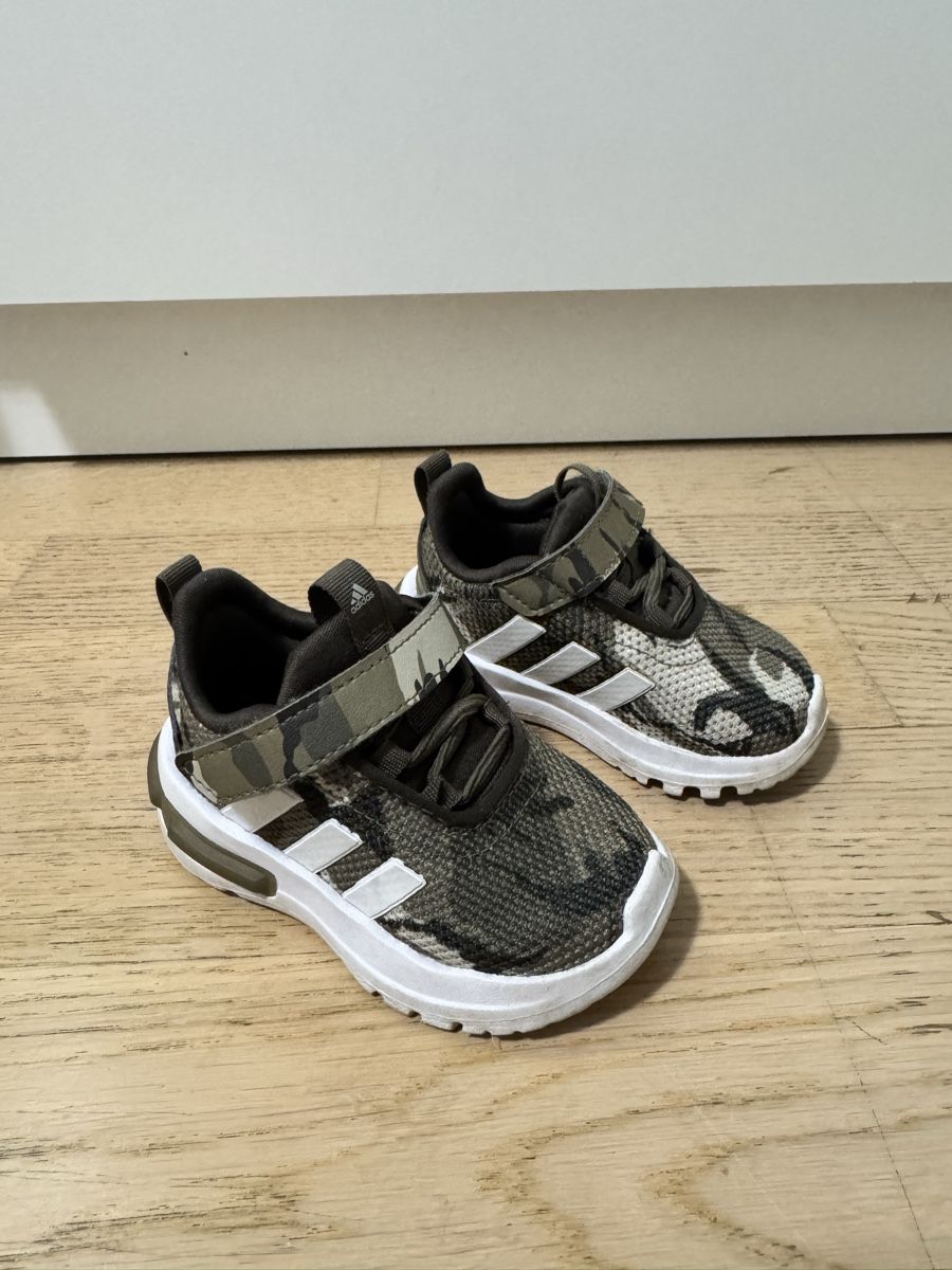 Adidas Scarpe per ragazzi: Kinderschuh Adidas Gr.19 – Usato da Bottmingen venduto da Giamonda88