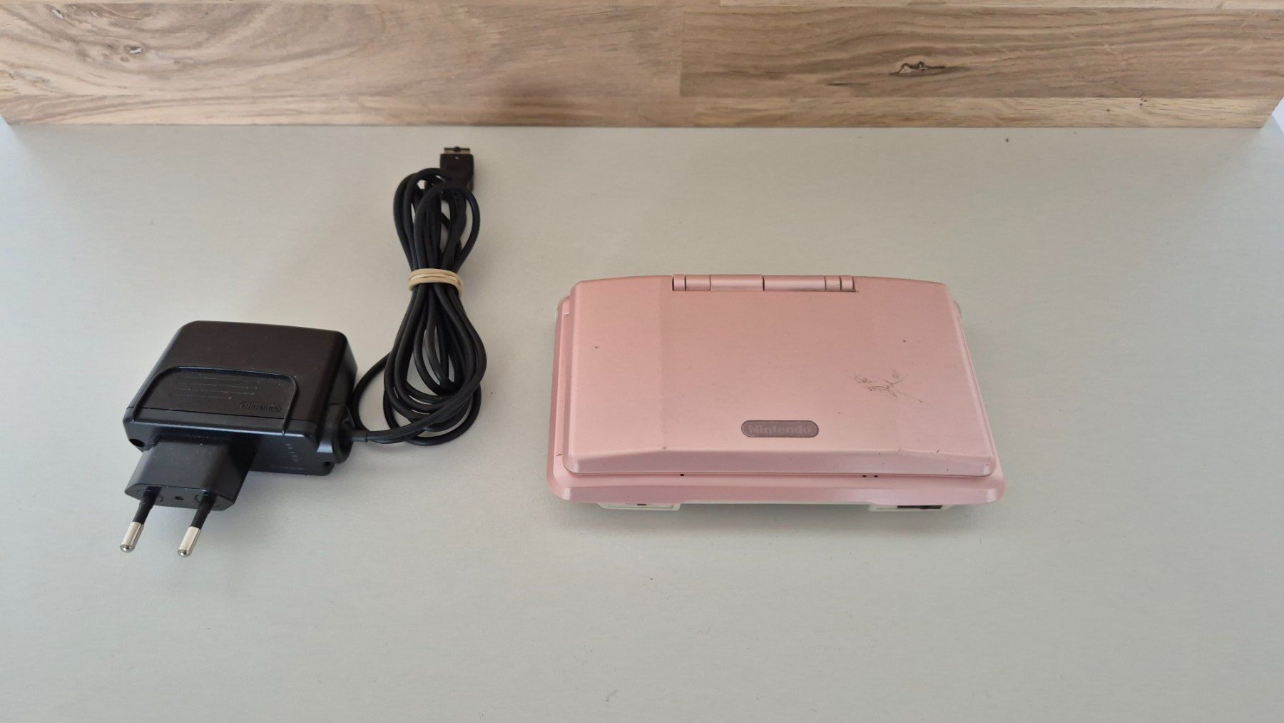 Nintendo Consoles: Nintendo DSi Pink pink - mit Ladegerät – D'occasion à Bassersdorf par retrolab 2