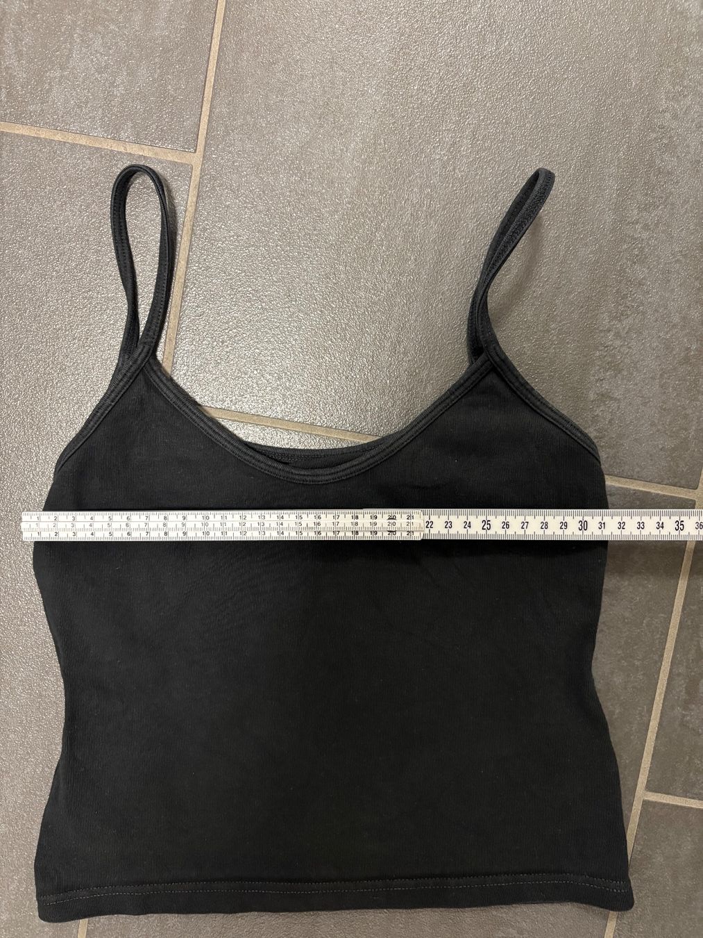 Brandy Melville Top: Brandy Melville Top mit BH – Usato da Rümlang venduto da svent 5