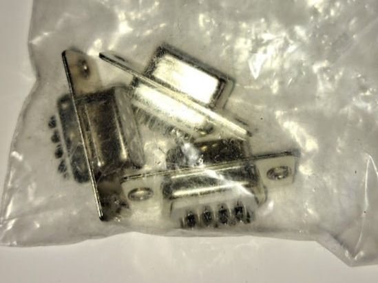 Spine: Sub -D Stecker 9 pol – Nuovo (secondo la descrizione) da Sargans venduto da Bomp 2
