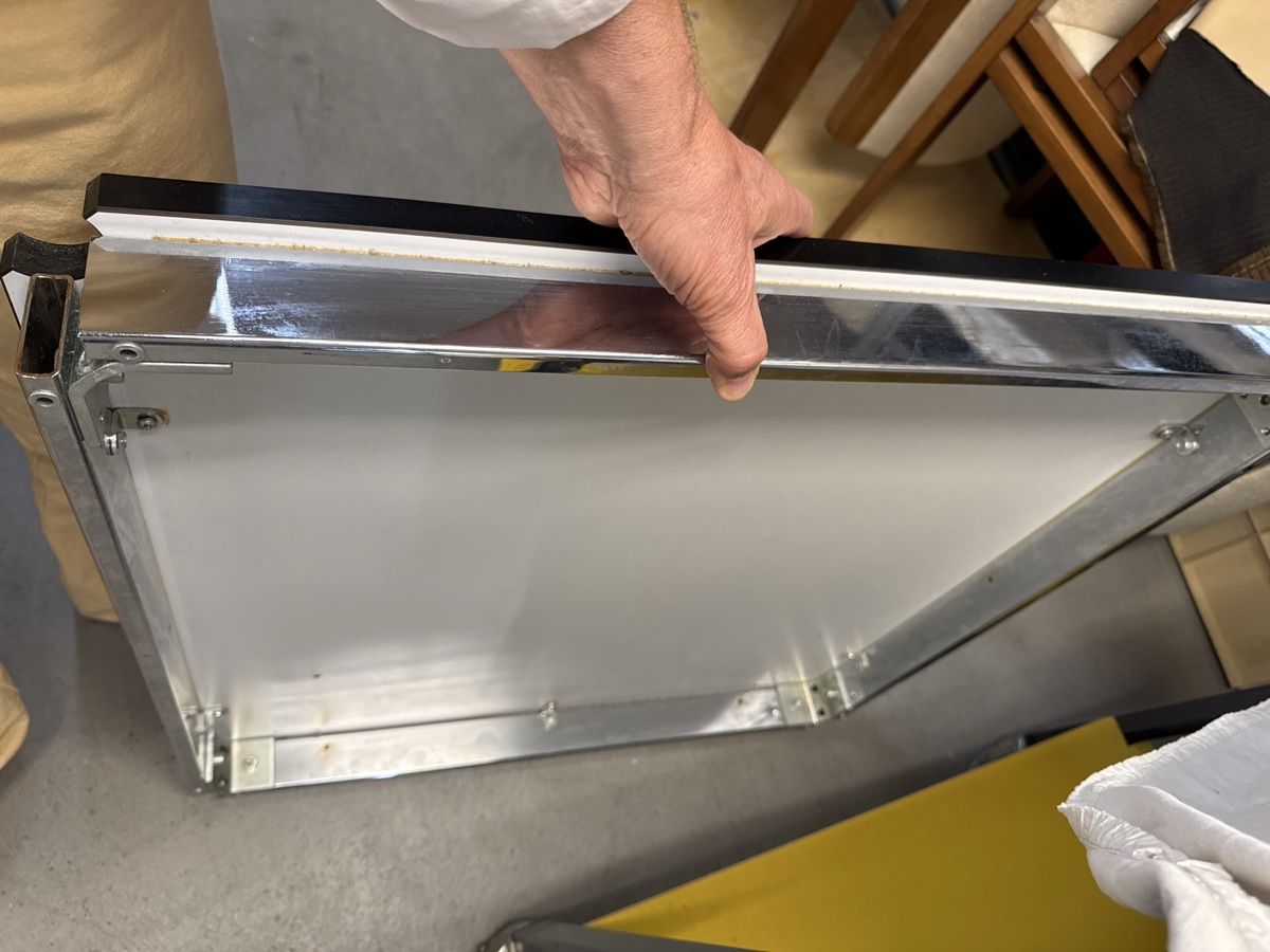 USM Tavoli: USM Haller Tisch quadrat – Usato da Basel venduto da par_88bb 1