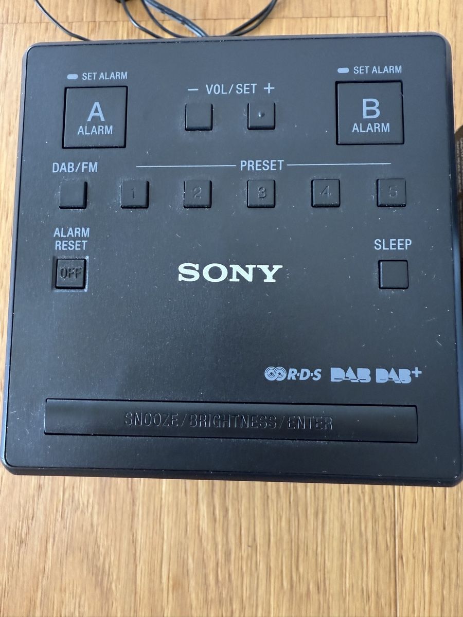 Sony Radio: Sony Radiowecker XDR-C1DBP DAB/FM - Top Zustand! – Nuovo e nell'imballaggio originale da Bern venduto da HBYISIS 1