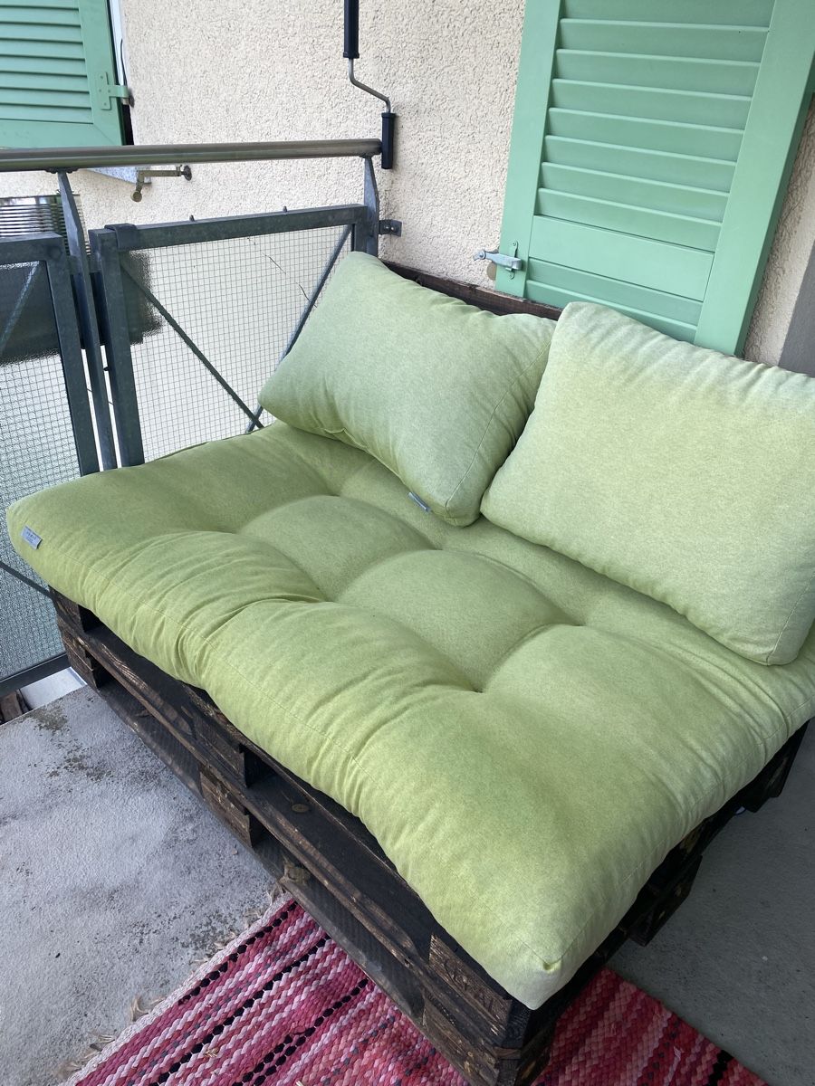 Sofas: Palettsofa auf Rollen – Gebraucht aus Thun von emmamattea