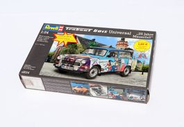 Trabant 601S Universal "25 Jahre Mauerfall" 1:24 von Revell