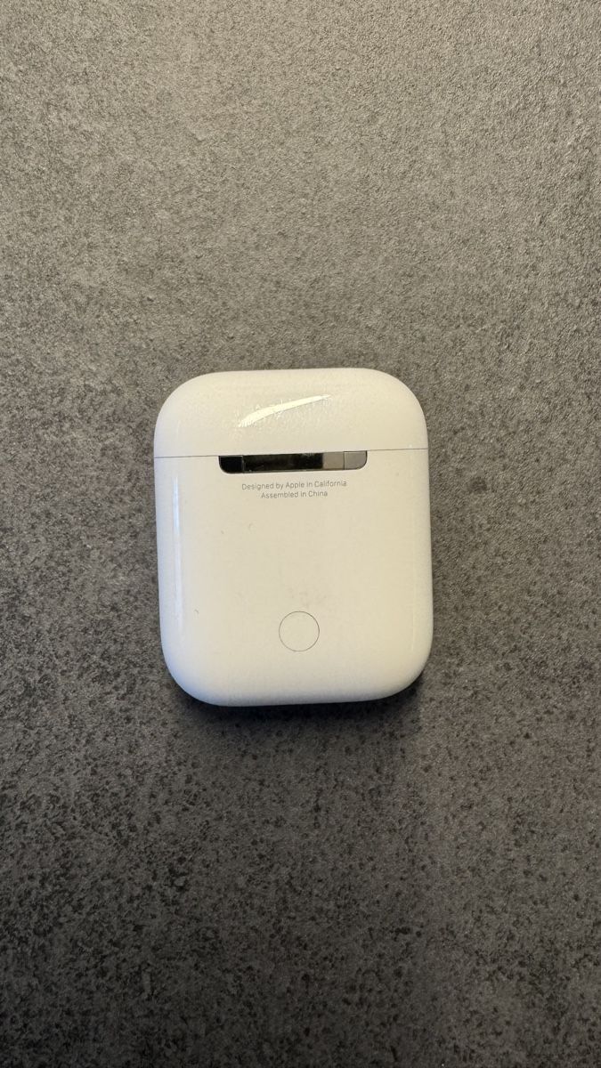 Apple Cuffie: Apple AirPods Kopfhörer mit Ladecase weiss 2. Generation – Usato da Dübendorf venduto da lilmissprincess 1