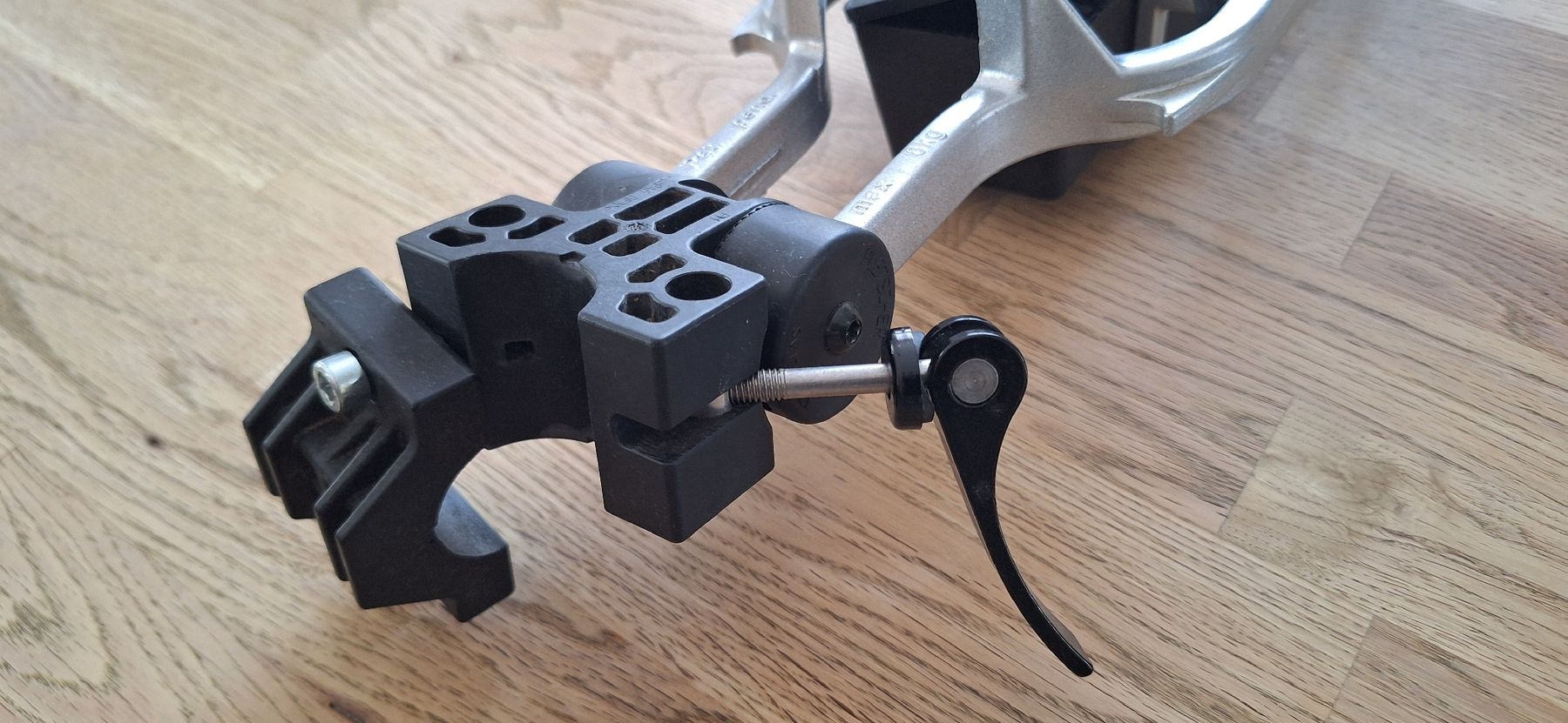 Supporti a parete: Korbhalter für Velo – Usato da Zollbrück venduto da kir_gl88 1