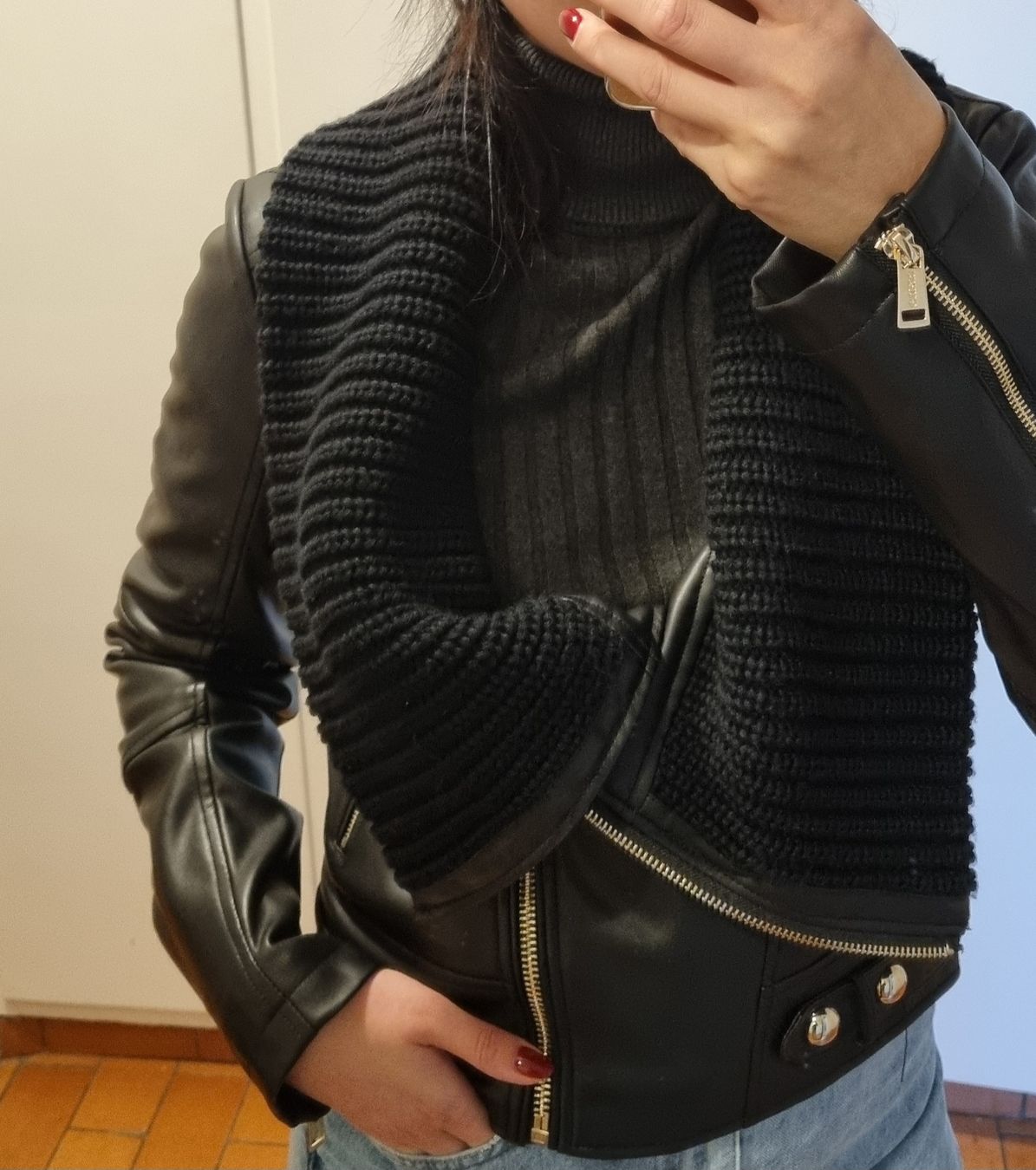 Guess Jacken: Guess Lederjacke Gr. M mit Strickkragen schwarz – Gebraucht aus St Gallen von vir_5kgt 1