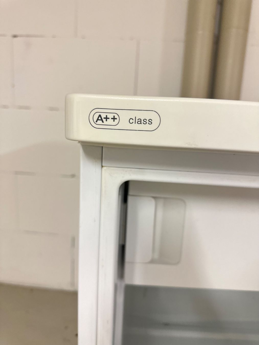 Whirlpool Frigoriferi: Frigo whirlpool À++ 110L – Usato da Lausanne venduto da cam_2zyf 3