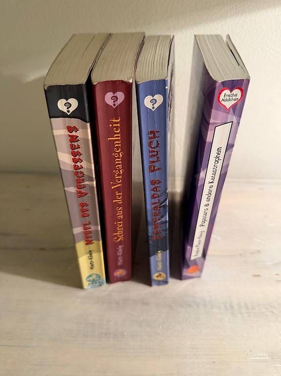 Libri: 4 Bücher für Jugendliche  – Usato da Guntmadingen venduto da MichelleAD 1