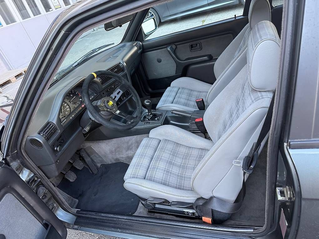 BMW Autos: BMW 320i E30 – D'occasion à Wattenwil par Aedu13 4