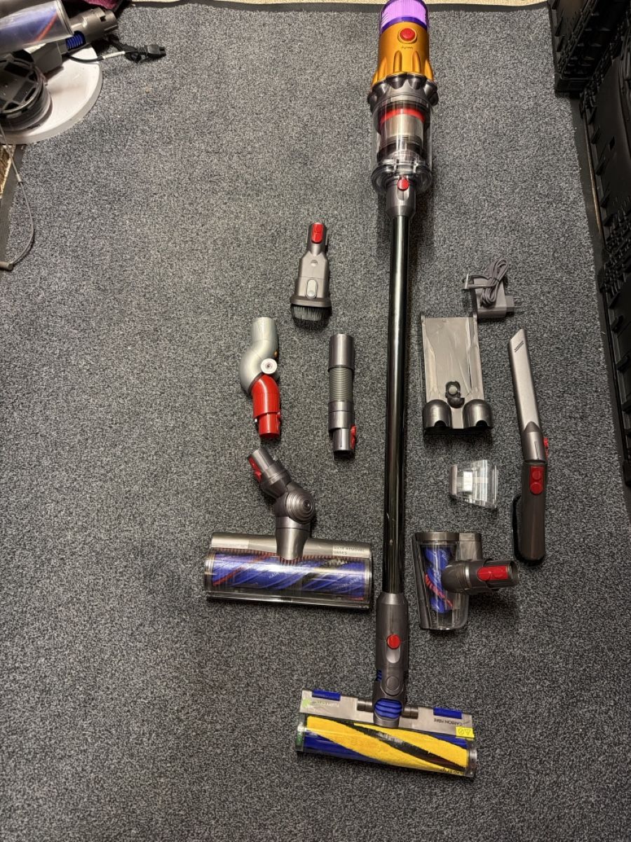 Dyson Aspirapolveri & Accessori: Dyson v12 detect slim absolut  – Usato da Landquart venduto da Nnf007