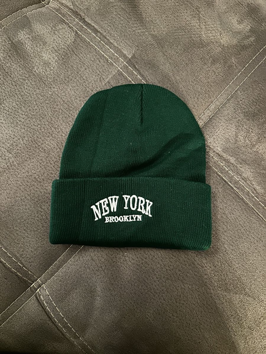 Hüte, Mützen & Caps: Beanie grün, New York Brooklyn – Neu (gemäss Beschreibung) aus Siebnen von luana_cataleya