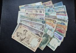 Lot: 31 Banknoten aus aller Welt
