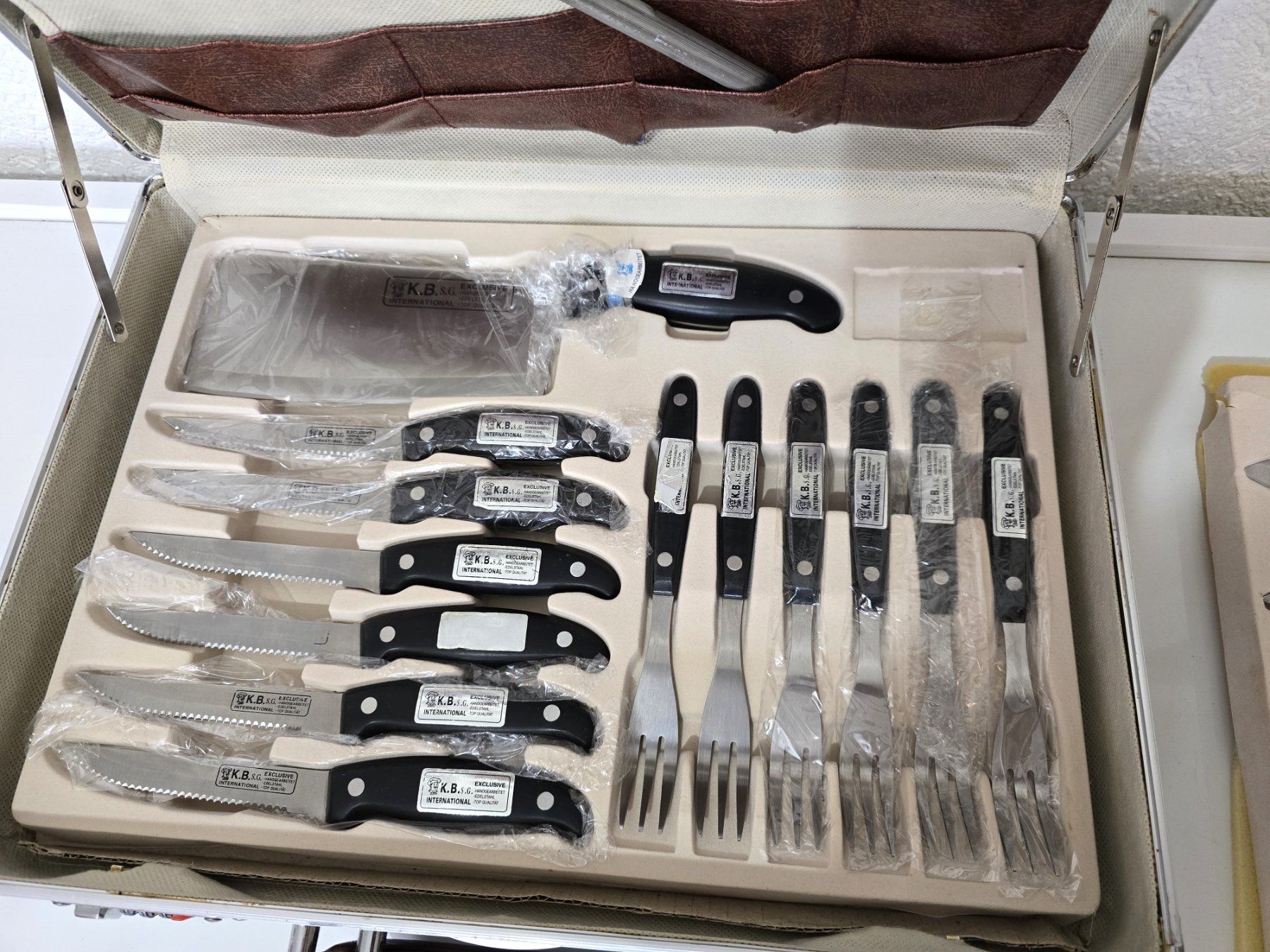 Messer: Mallette de couteaux & services – Neu (gemäss Beschreibung) aus La Chaux-de-Fonds von Cokecollection 2