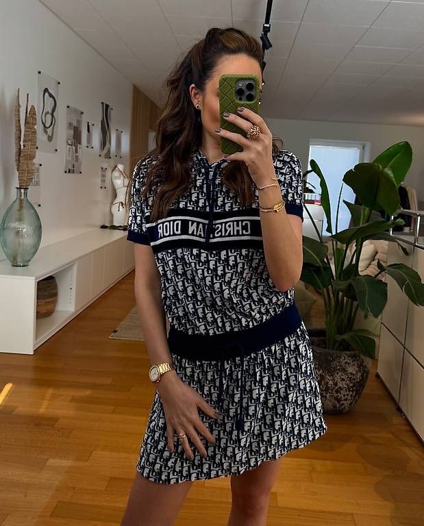 Dior Vestiti: DIOR KLEID NAVY LOGO – Nuovo (secondo la descrizione) da Schwyz venduto da bofb 1