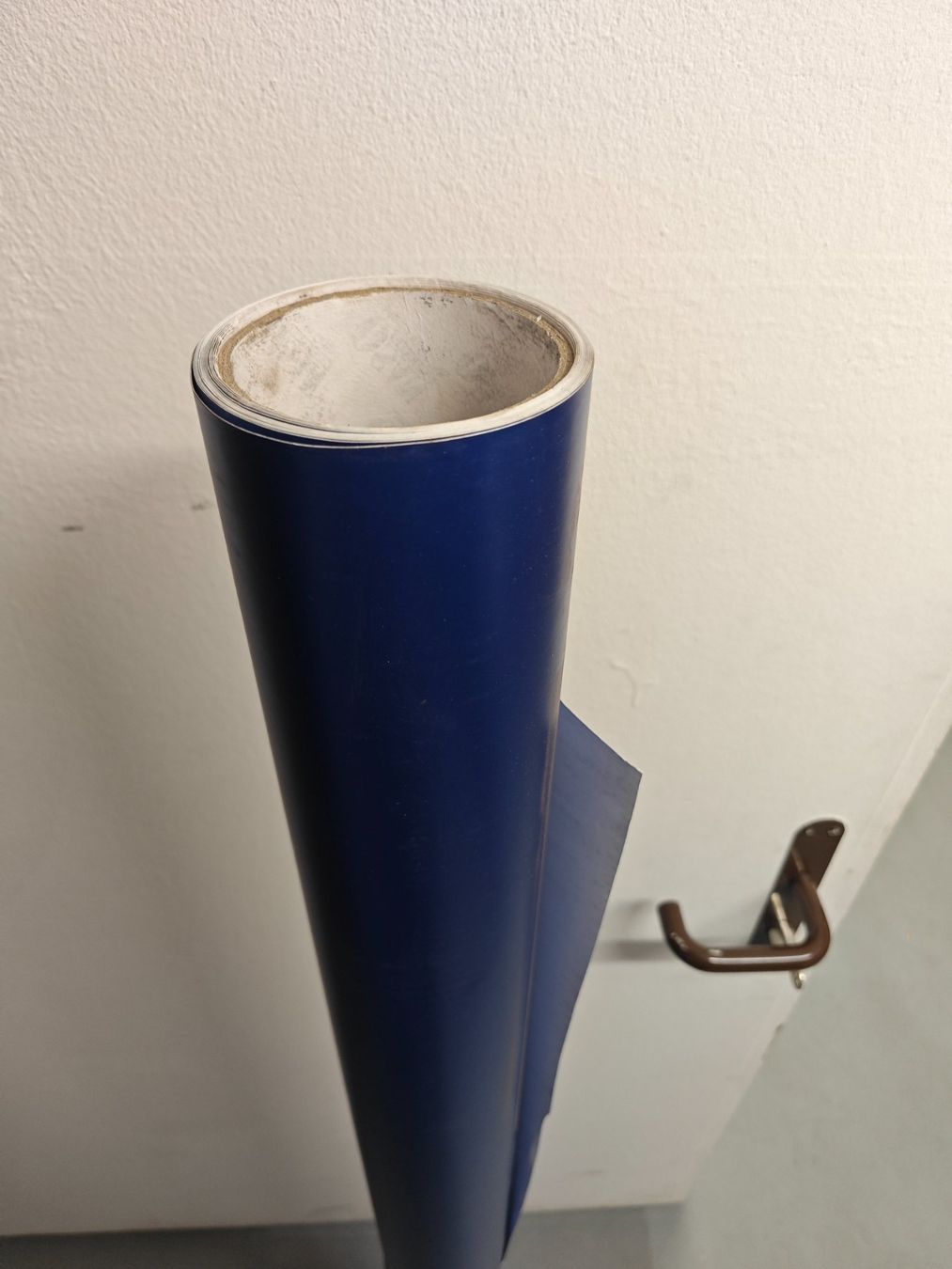 Ritocchi & pellicole di protezione: Autofolie Blau Matt Chrom – Usato da Vaduz venduto da TheHero2024 1