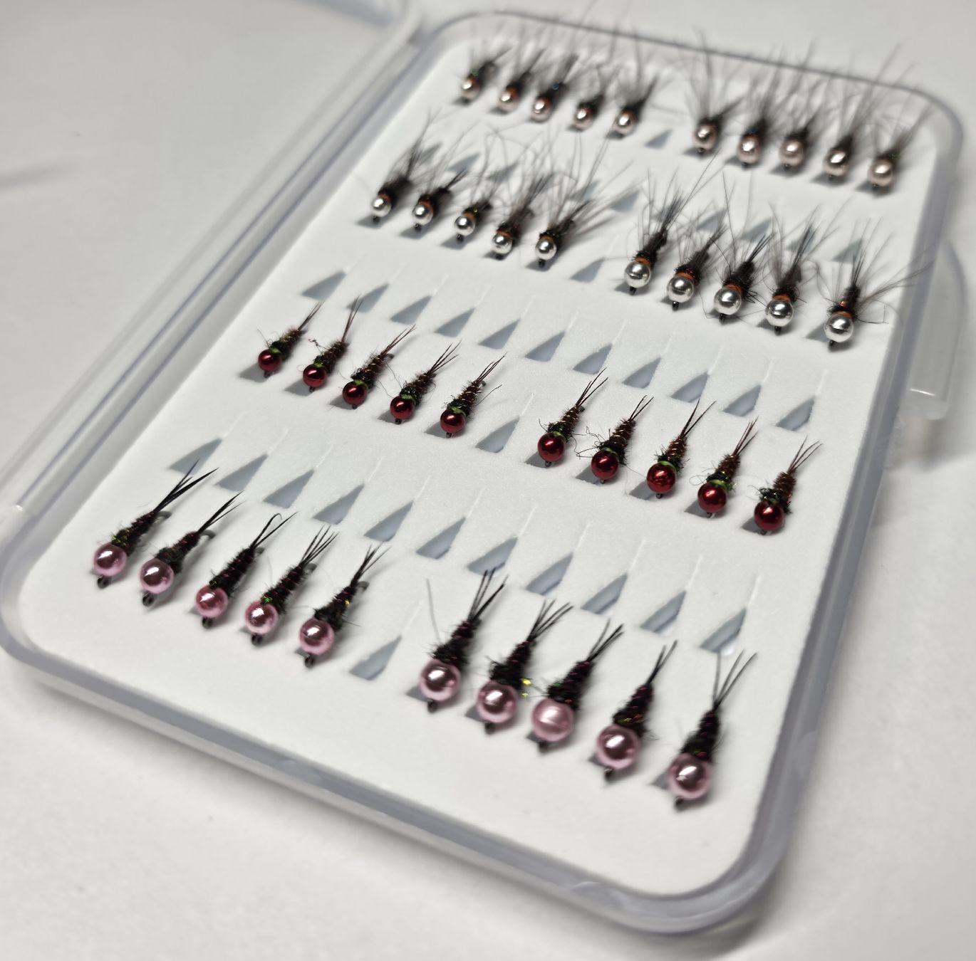 Esche: Box mit 40 kleine Tungsten Nymphen – Nuovo (secondo la descrizione) da Degersheim venduto da HookedOnTheFly