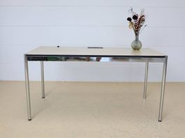 USM Haller Schreibtisch | mit Kabelklappe - mehrere verfüg.