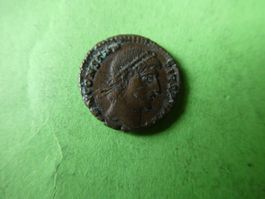 uralte Bronzemünze  15 mm     1.63 g