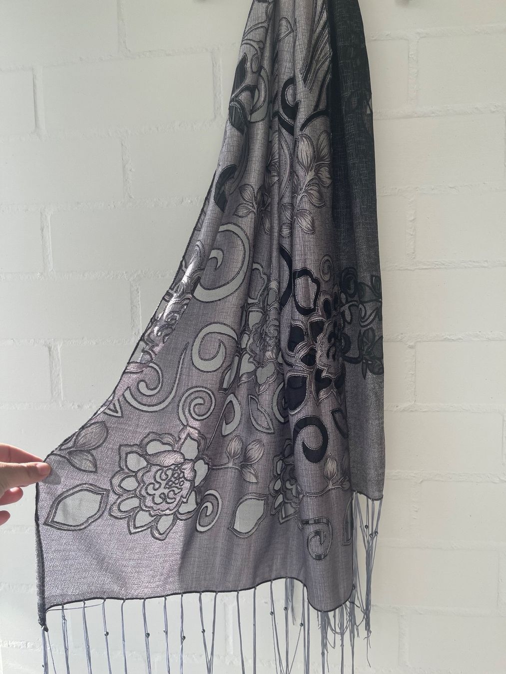Foulard & Sciarpe: Foulard grau – Nuovo (secondo la descrizione) da Brütten venduto da Rod816 1