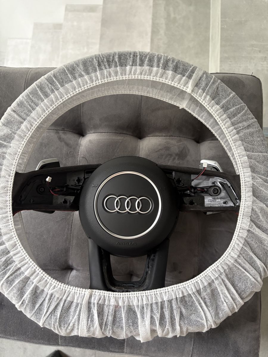 Audi Toutes les pièces auto: Original Audi RS3 8V Performance Lenkrad Alcantara Leder – D'occasion à Seltisberg par cce_s768