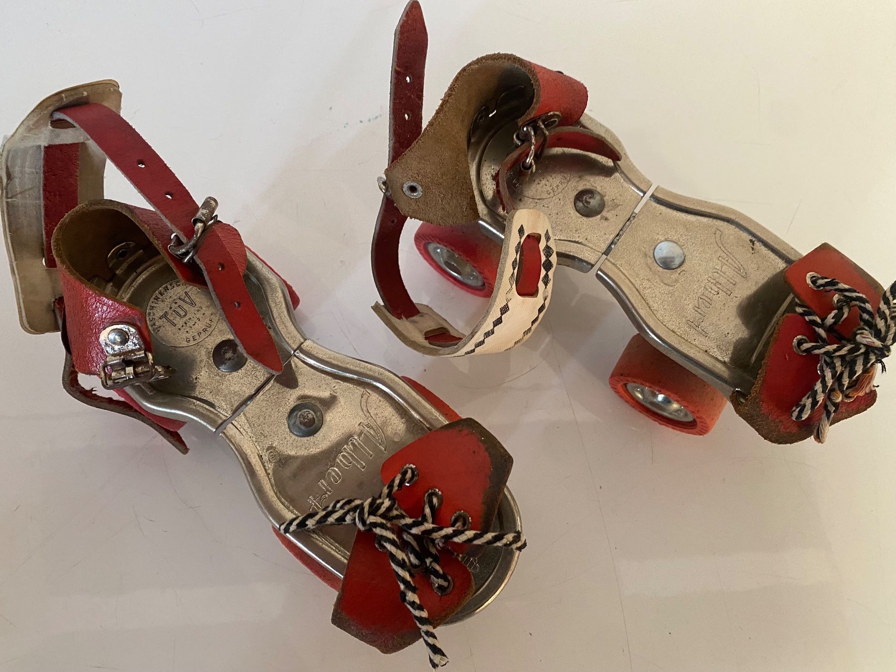 Inline-Skating & Rollschuhe: Ein paar Vintage Rollschuhe von Albert – Gebraucht aus Ballwil von ClassicGallery 3
