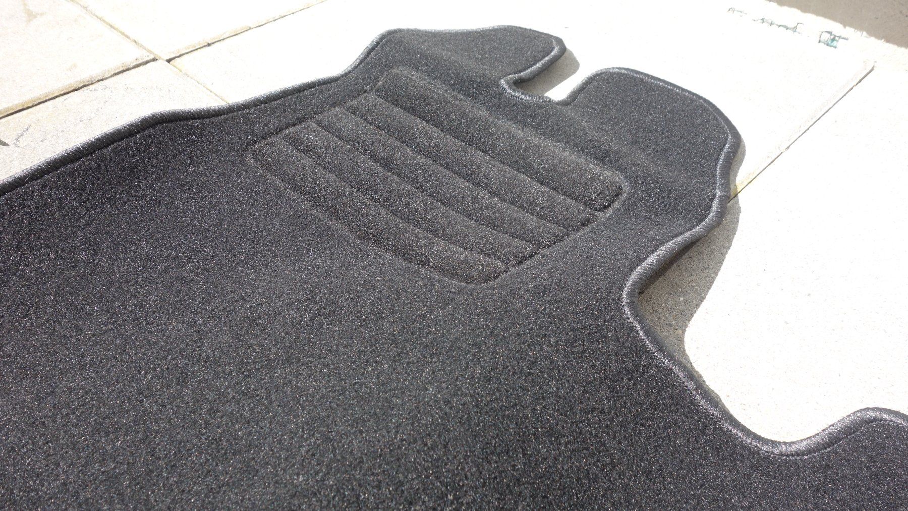 Ford Tapis / Bacs: Fussmatte Ford Transit Custom Autoteppich Teppich Matte NEU – Neuf avec emballage d'origine à wolfhausen par dynamik1971 2