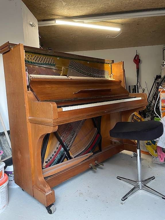 Strumenti musicali: Sabel Rorschach Piano abzugeben | Ebenerdig – Usato da Biel/Bienne venduto da soulvibe73