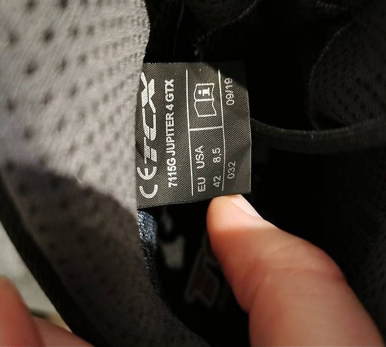 Scarpe da uomo: Motorradstiefel Grösse 42 / 8.5 – Usato da Lausen venduto da Swiss4444 2