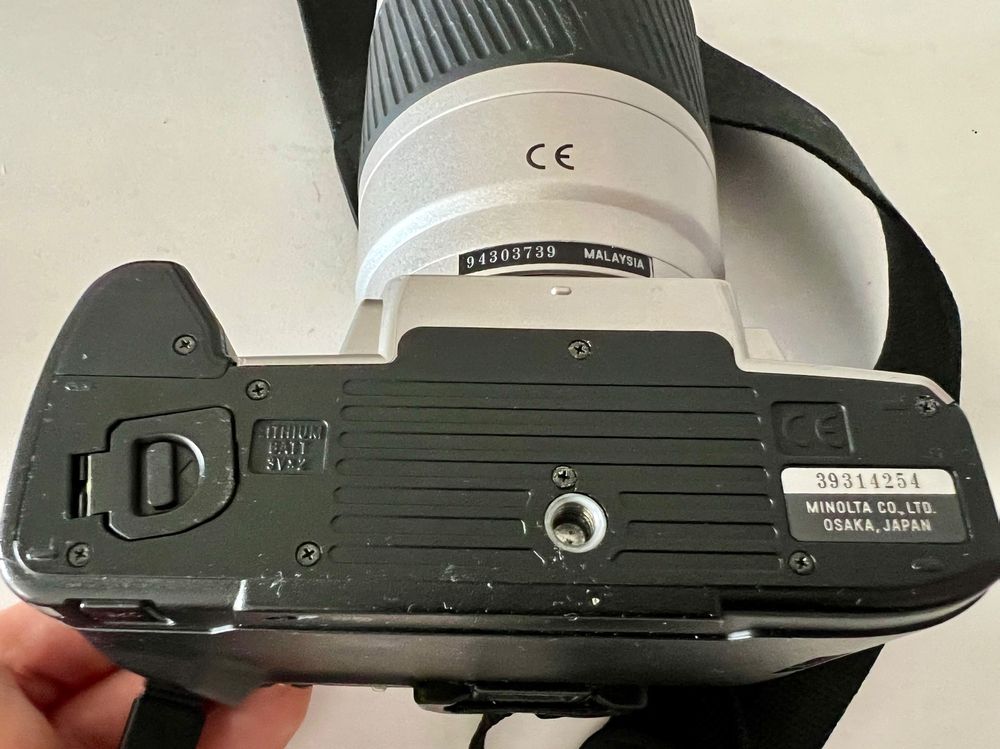 Minolta Fotocamera: MINOLTA Dynax 4 - Deux objectifs + accessoires – Usato da Mont-sur-Lausanne venduto da vmi_ym5l 8