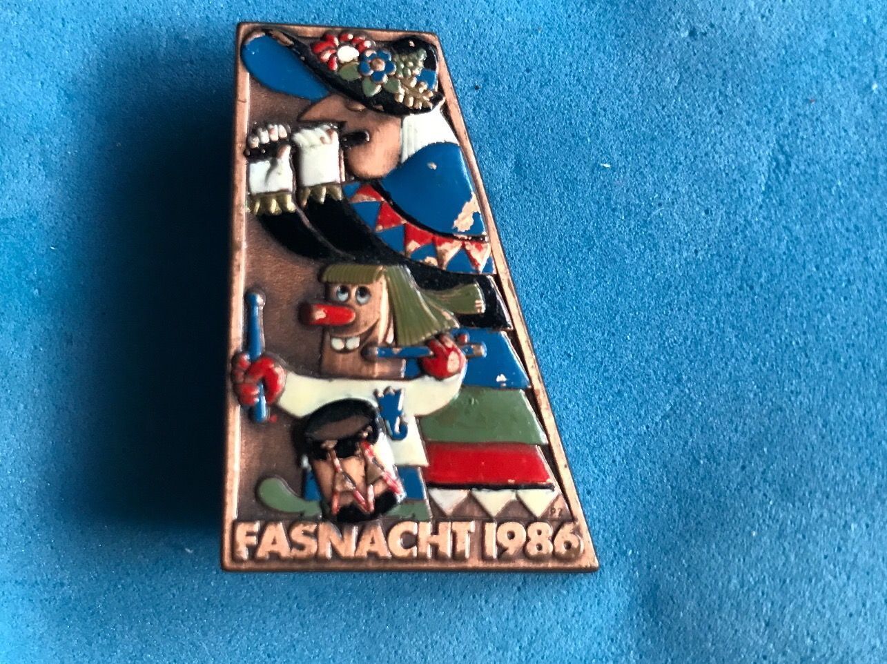 Placchette & Badge: Basel 1986 Handbemalt – Usato da Itingen venduto da Bebbi6569