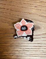 Stranger Things Demogorgon Anstecker, Kinder Joy.