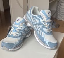 Asics Sneaker hellblau Grösse 42 brandneu mit Etikett
