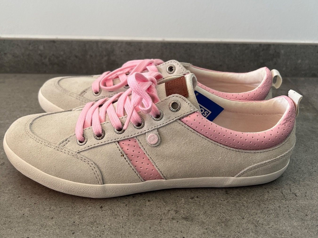 Chaussures femmes: NEW! Gioseppo Sneakers - Size 40 – Neuf avec emballage d'origine à Cama par UnleashdByAna 1