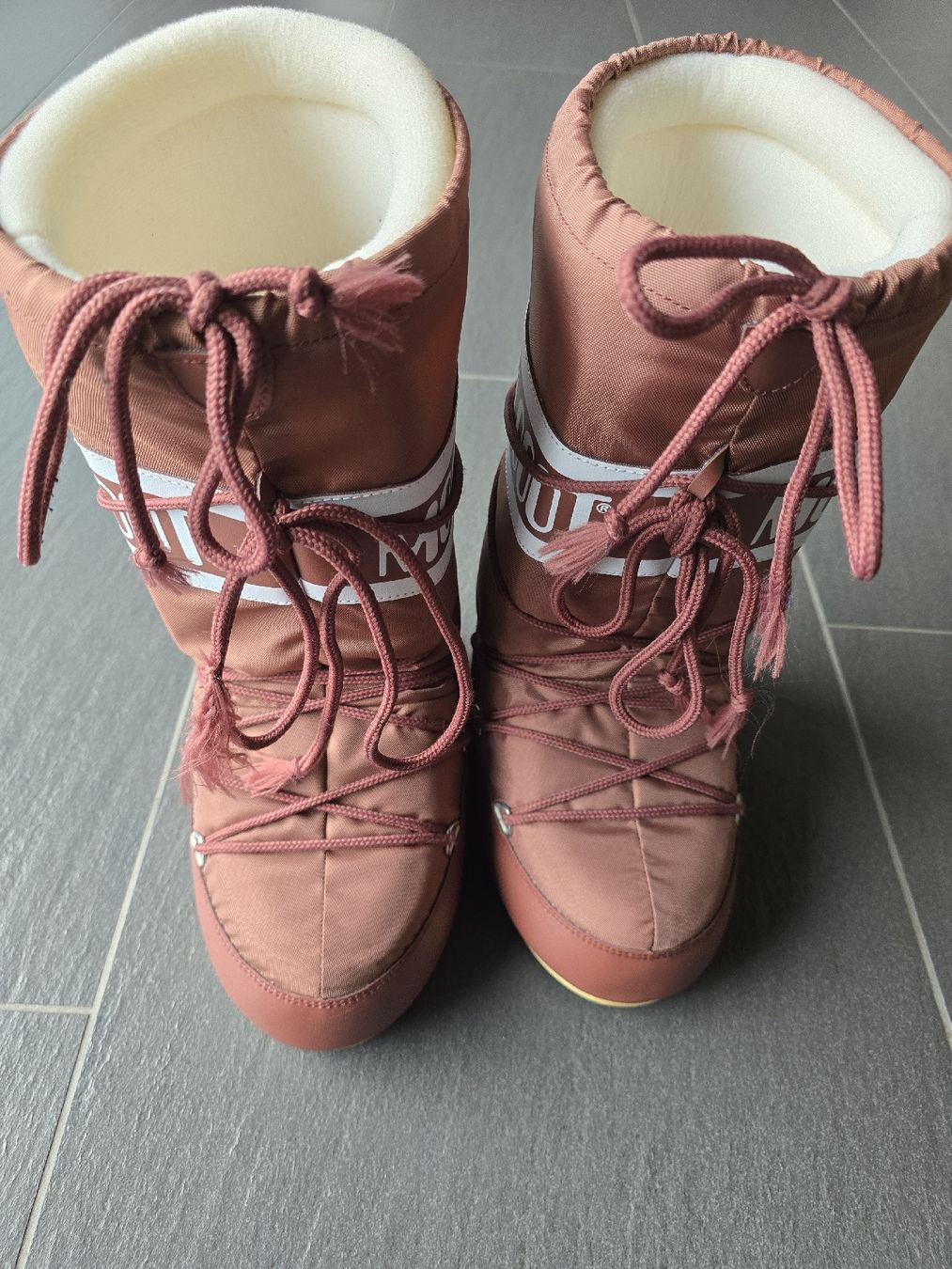 Moon Boot Scarpe da donna: MOONBOOT 35-38 – Nuovo (secondo la descrizione) da Wolfwil venduto da chipsyyy 1