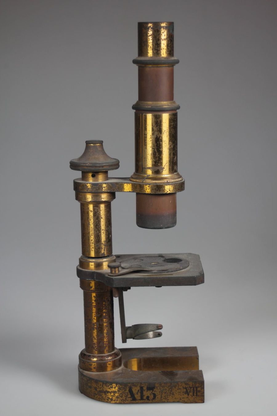 Microscopi: Antikes Messing Mikroskop Vintage – Usato da Basel venduto da IRMAundFRED