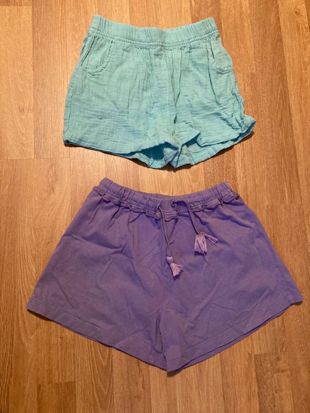 Pantalons: Mädchen Shorts Gr. 122 – D'occasion à Emmenbrücke par JJ_89