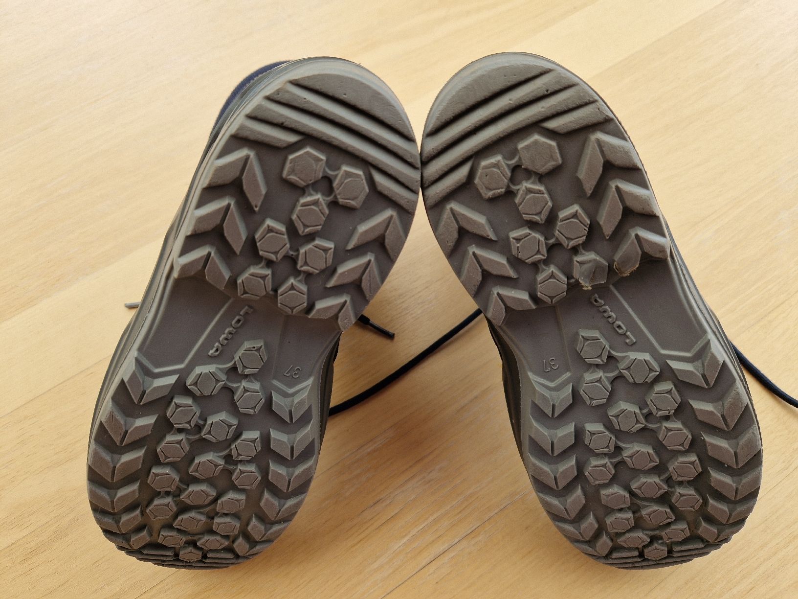 Lowa Scarpe per ragazzi: Lowa Wanderschuh 37 – Usato da Hinwil venduto da gelbwinnie 1