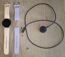 Samsung Galaxy Watch 4 rosa und violettes Armband - gebrauc
