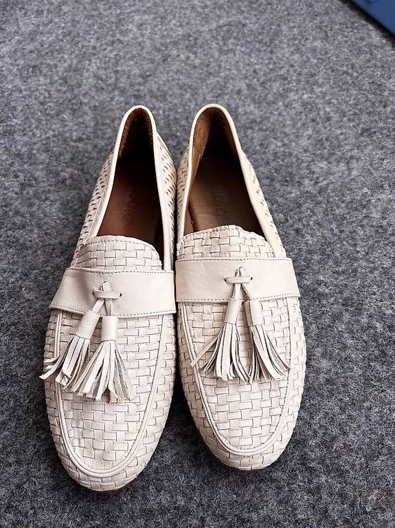 Chaussures femmes: Damenschuhe Gr. 39, ecru, weiches Leder – D'occasion à Weinfelden par Irishtinker