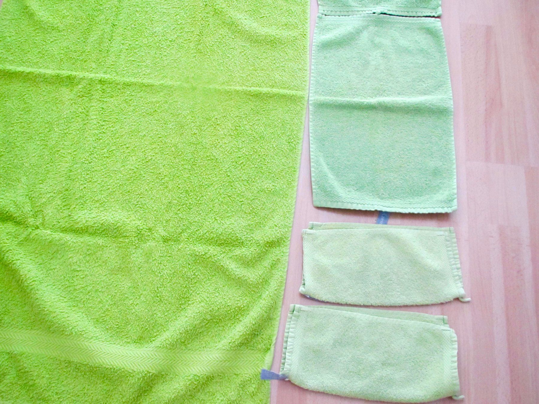 Teli da bagno: SERVIETTES DE TOILETTE – Usato da Murten venduto da Selliot 1