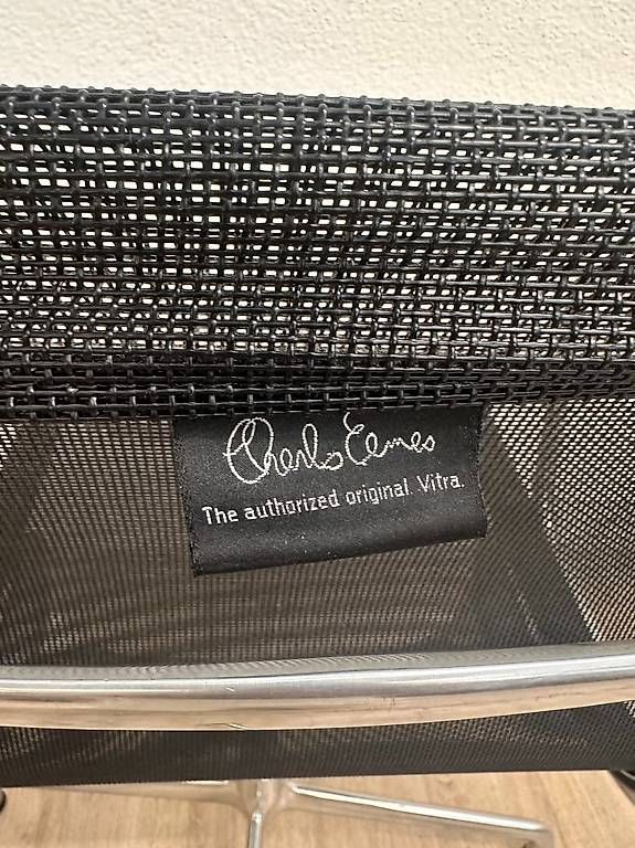 Vitra Sedie: Vitra Eames Aluminium Chair EA 108 – Usato da Obernau venduto da Arche_Noah_Brocki 4