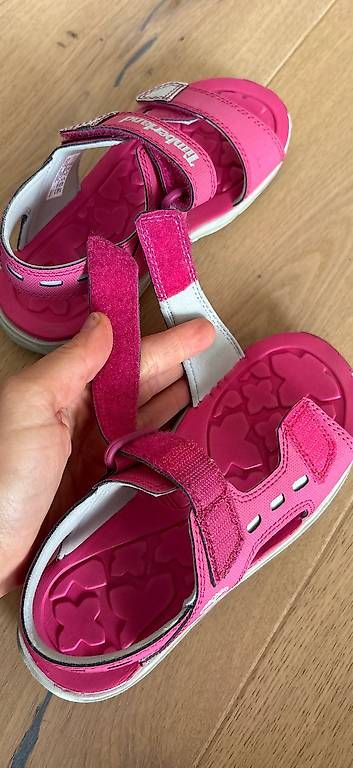 Scarpe per ragazze: Timberland Sandalen rosa Gr. 31 – Usato da Graltshausen venduto da Regeli1 3
