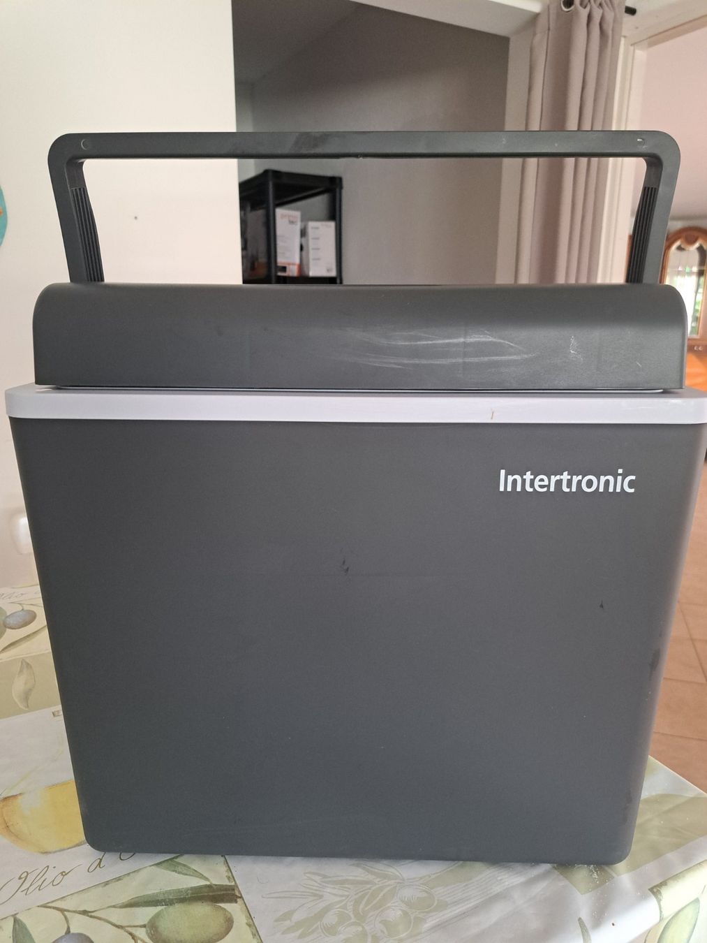 Kühlschränke & Kühlen: Frigo électrique de camping – Neu und originalverpackt aus Bassecourt von Lupomiki1