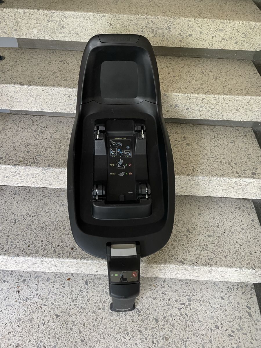 Maxi-Cosi Seggiolini per auto: FamilyFix One I-size Maci Cosi Base – Usato da Meilen venduto da val_tsv8 5