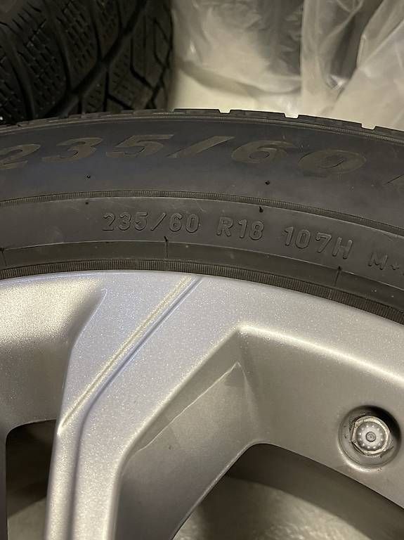 Pneumatici & Ruote complete: Land Rover Evoque Original Winterräder Pirelli  – Usato da Wädenswil venduto da Comfort99 2