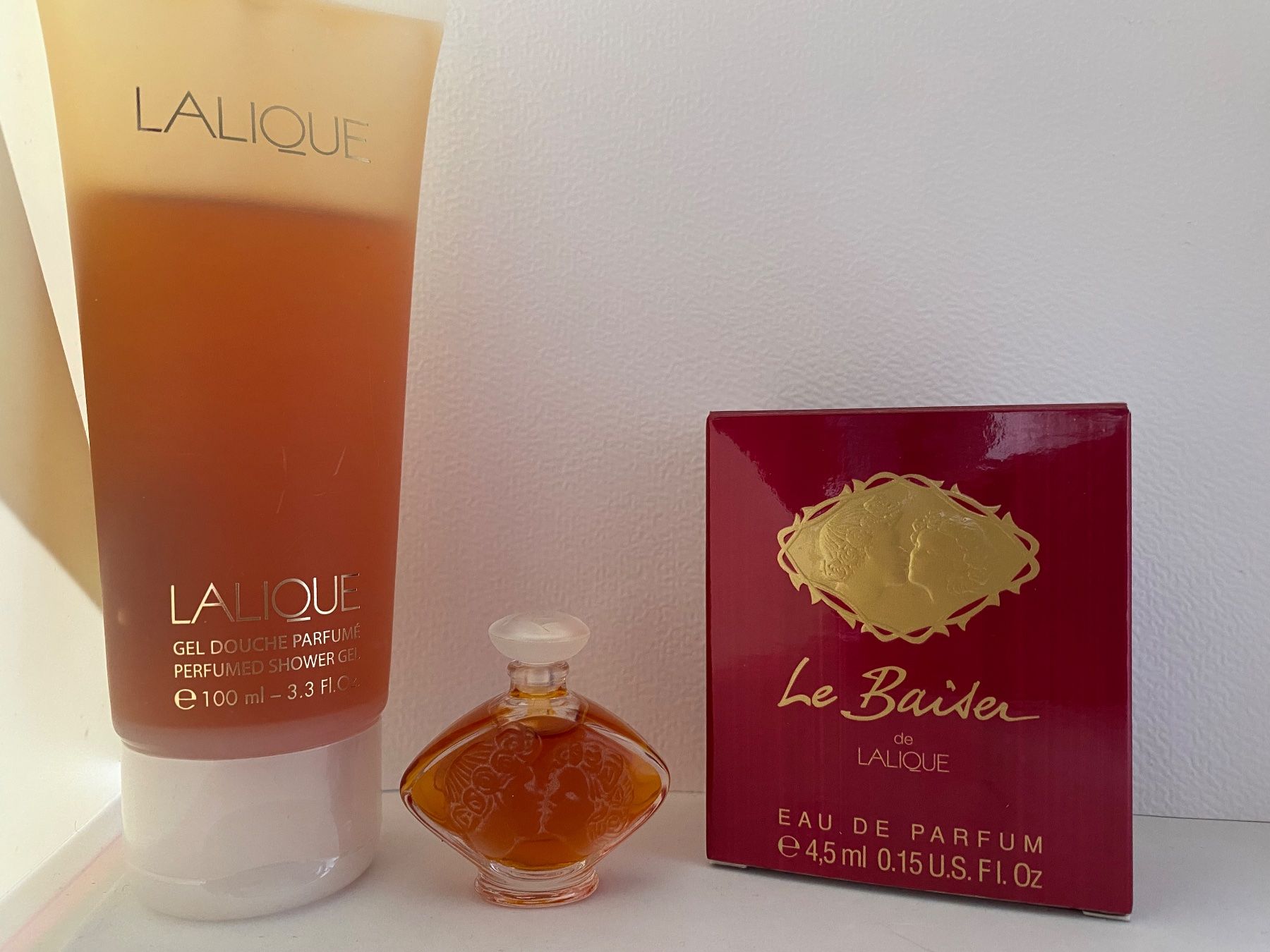 Lalique Profumi & Eau de Toilette: Lalique miniature et gel douche – Nuovo e nell'imballaggio originale da Bouveret venduto da wes_7zll