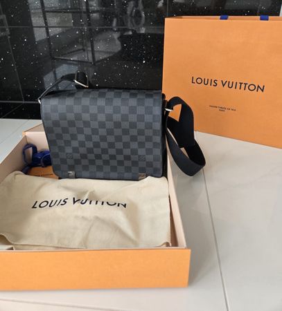 Louis Vuitton Umhängetasche schwarz inkl. Box + Staubbeutel