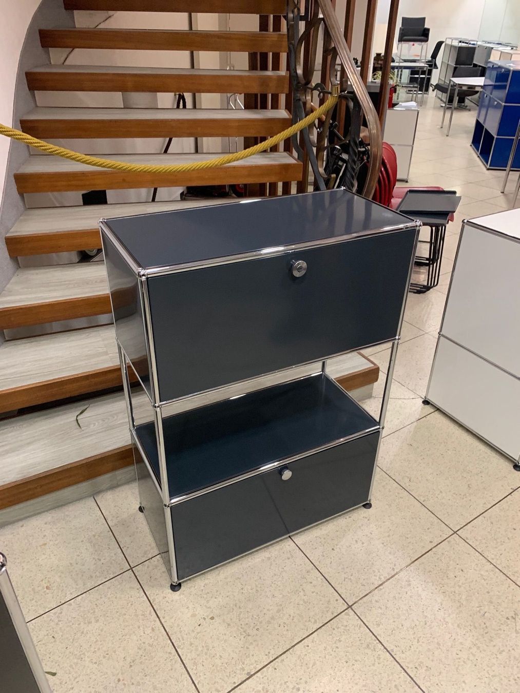 USM Cassettiere: Usm Highboard Lieferung gratis – Usato da Thun venduto da Thuno6 1
